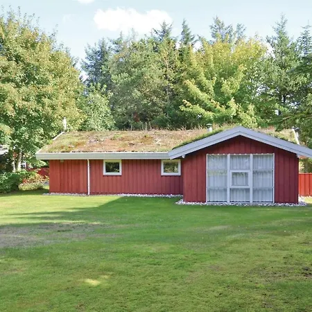 Vakantiehuis Awesome Home In Blokhus With Sauna